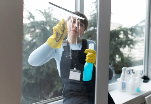 Nettoyage de vitres intérieures et extérieures à Sainte-Marie-Kerque